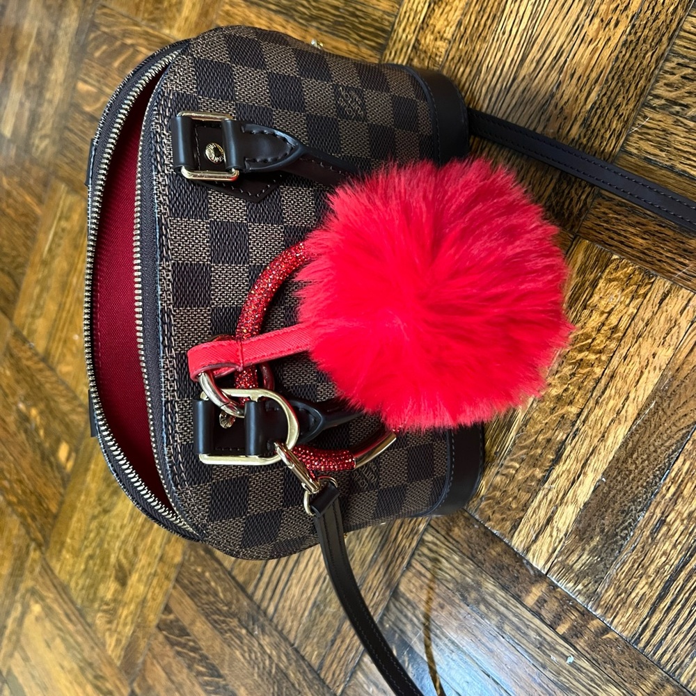 The Is a small ALMA BB from LV